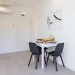 Host Wise - Private Flats - Terrace Apartamento *
