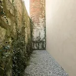 Host Wise - Private Flats - Terrace
