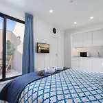 Host Wise - Private Flats - Terrace Oporto