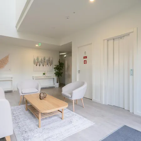 Host Wise - Private Flats - Terrace Porto