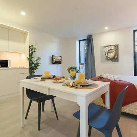 Host Wise - Private Flats - Terrace Porto