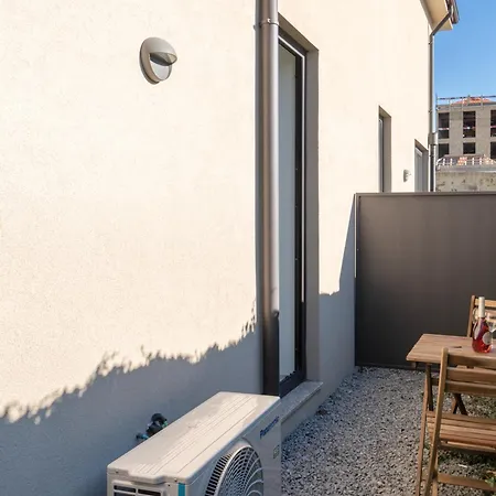 Host Wise - Private Flats - Terrace