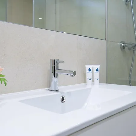 Host Wise - Private Flats - Terrace *
