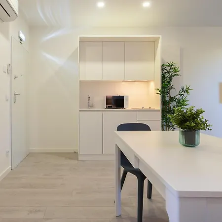 Host Wise - Private Flats - Terrace * Oporto
