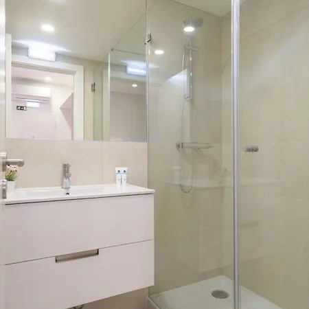 Host Wise - Private Flats - Terrace * Oporto