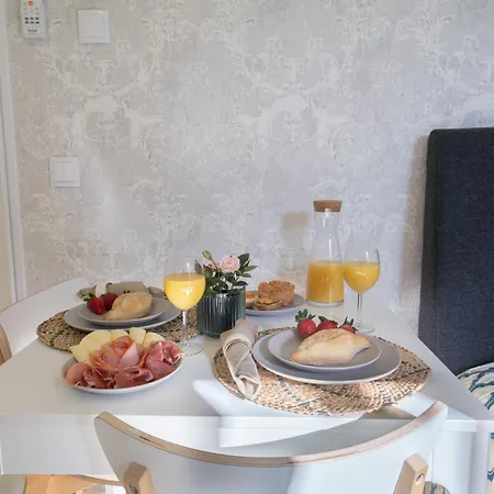Host Wise - Private Flats - Terrace